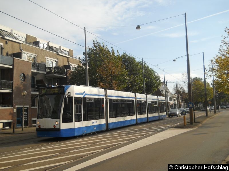 Bild: TW 2116 auf der Linie 9 an der Haltestelle Nic. Lublinkstraat.