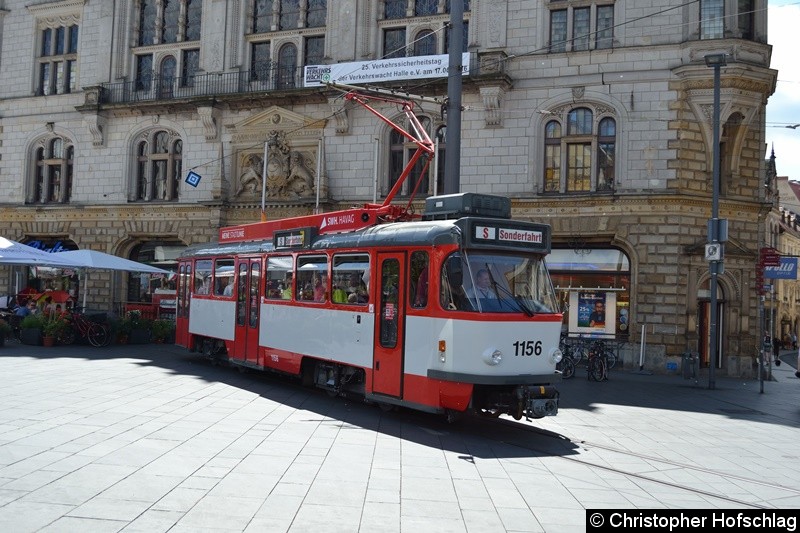 Bild: TW 1156 als Sonderfahrt am Marktplatz.