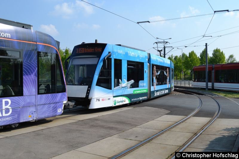 Zum ersten mal fährt ein Classic in einer Combino Großzugtraktion als zweiter Wagen. Bild: Zum ersten mal fährt ein Classic in einer Combino Großzugtraktion als zweiter Wagen.