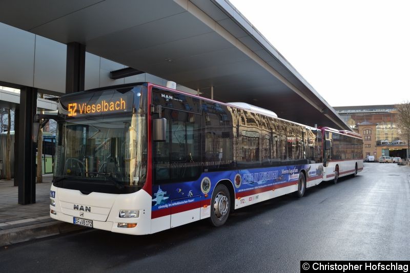 Bild: Wagen 172 als Linie 52 nach Vieselbach am Busbahnhof.