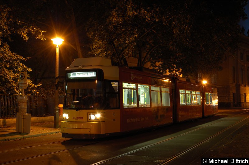 Bild: 1034 als Linie M1 an der Haltestelle Am Kupfergraben.
