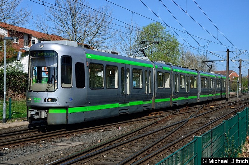 Bild: 2577 + 2550 als Linie 7 in Wettbergen.