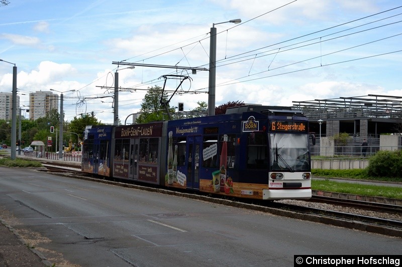 Bild: TW 606 als Linie 6 beim Verlassen der Haltestelle Klinikum