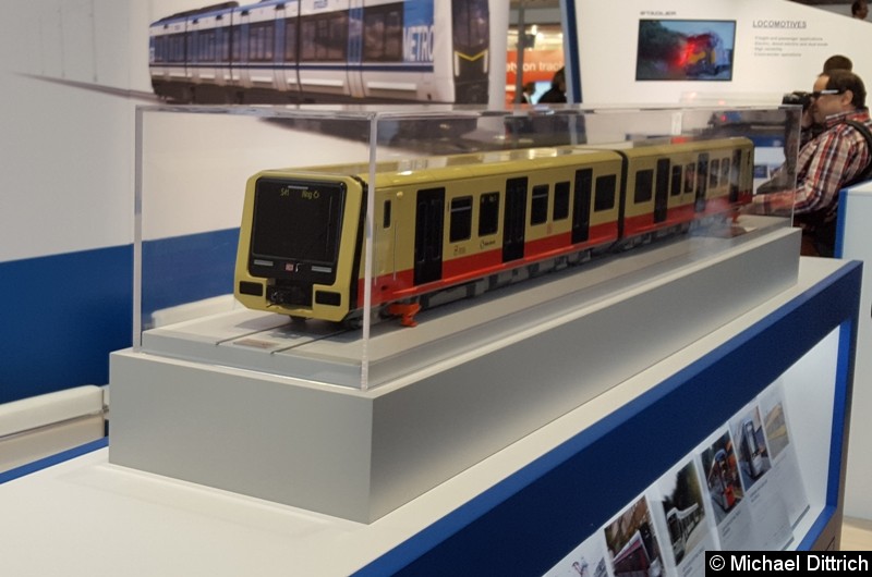 Bild: Das ist ein 1:25 Modell der neuen S-Bahnzüge für Berlin. Dargestellt ist hier die Baureihe 483.