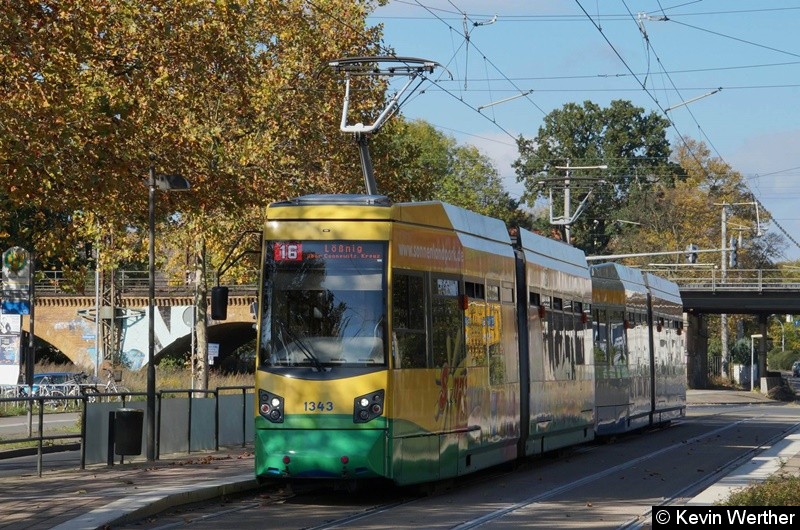 TW 1343+1329 als Linie 16 nach Lößnig über Connewitz, Kreuz an der Haltestelle Dachauer Str. Bild: TW 1343+1329 als Linie 16 nach Lößnig über Connewitz, Kreuz an der Haltestelle Dachauer Str.