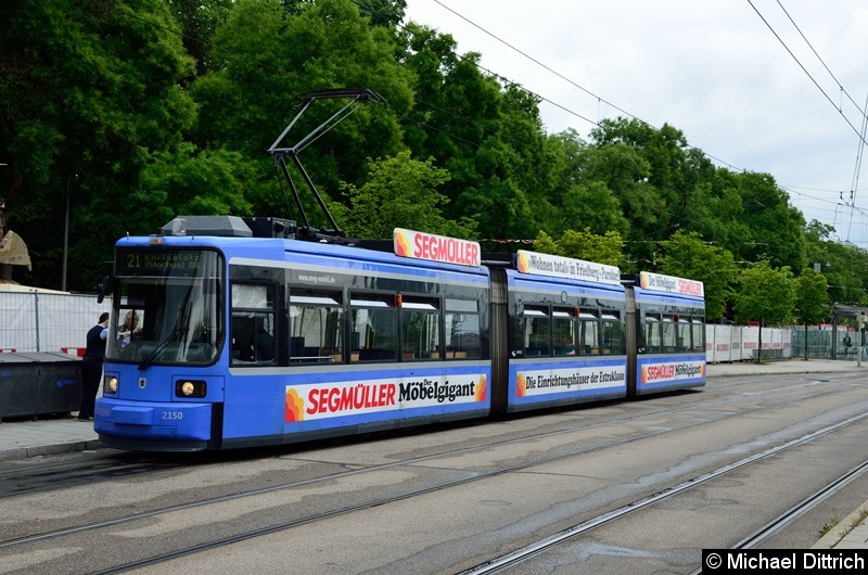 Bild: 2150 als Linie 21 in der Endstelle U Westfriedhof.
