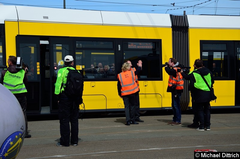 Bild: Das Team Berlin nach dem Tram Bowling.