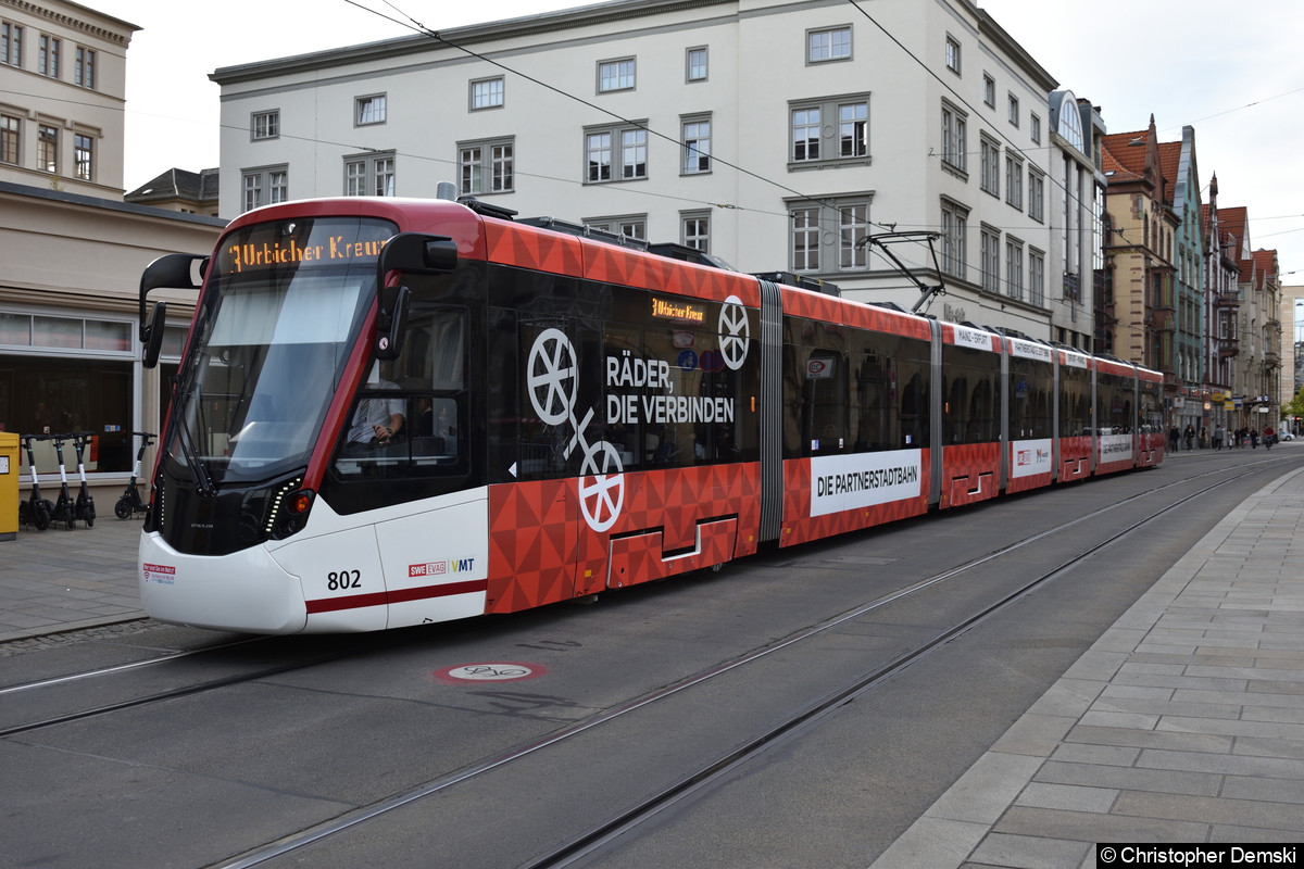 Bild: TW 802 als Linie 3 in der Bahnhofstraße kurz vor der Haltestelle Hauptbahnhof.