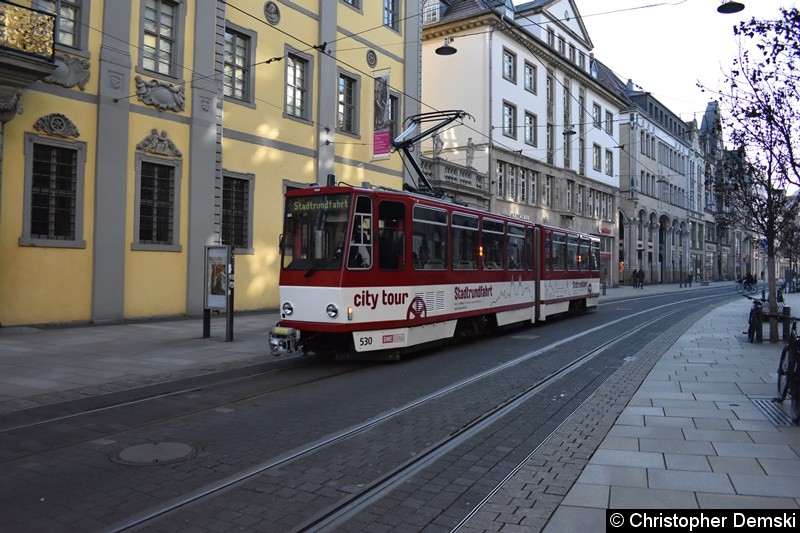 Bild: TW 530 als Stadtrundfahrt in Bereich Angermuseum in Richtung Domplatz