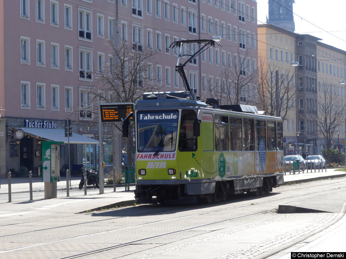 Bild: TW 701 unterwegs als Fahrschule an der Haltestelle Goldschmiedebrücke.