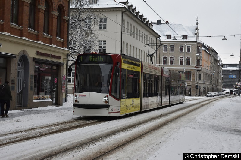 Bild: TW 650 als Linie 1 in der Bahnhofstraße.