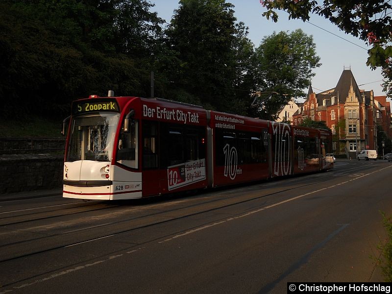 Bild: TW 628 als Linie 5 am Stadtparkkopf.