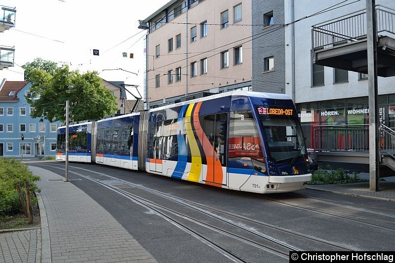 Bild: TW 701 auf dem Weg von Stadtzentrum nach Lobeda Ost.