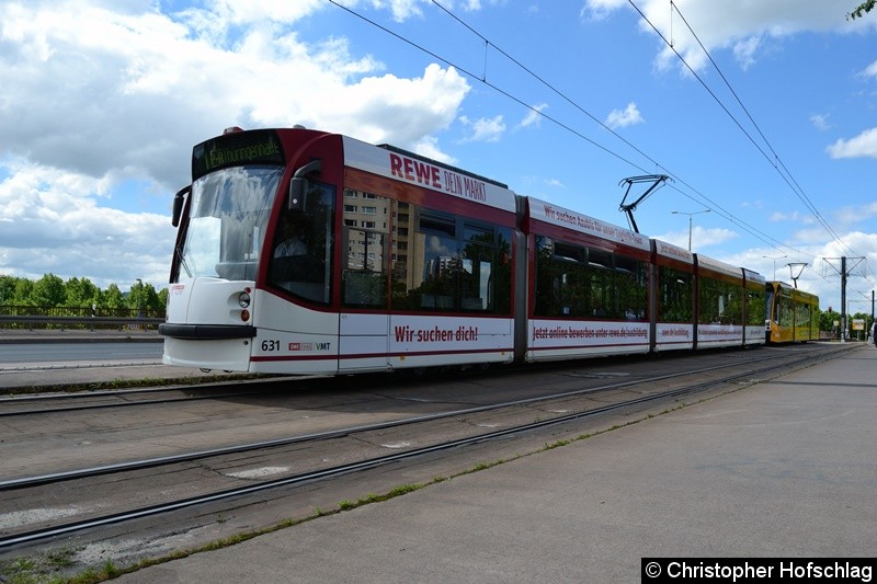 TW 631+702 als Linie 1 beim Verlassen der Haltestelle Straße der Nationen in Richtung Thüringenhalle. Bild: TW 631+702 als Linie 1 beim Verlassen der Haltestelle Straße der Nationen in Richtung Thüringenhalle.