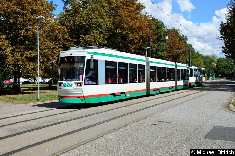 Bild: 1301 + 2204 als Linie 15 in der Listemannstr. kurz vor der Weitlingstr.