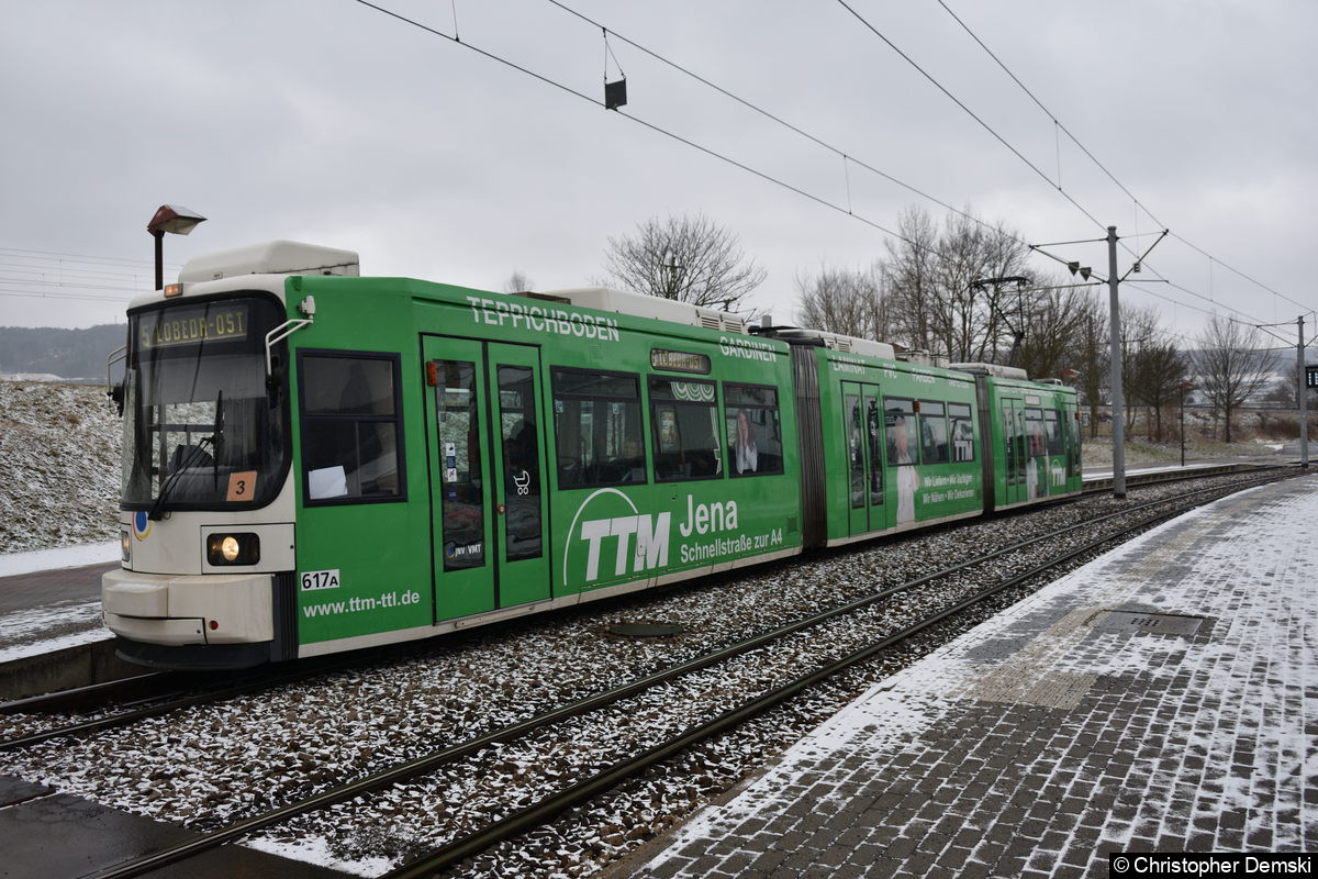Bild: Tw 617 als Linie 5 an der Haltestelle Sparkassen-Arena.