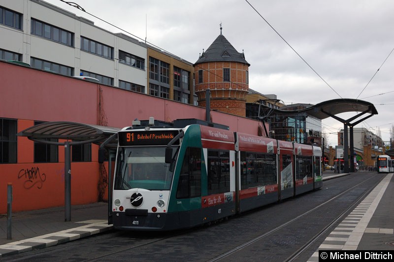 Bild: 411 als Linie 91 am Hauptbahnhof.