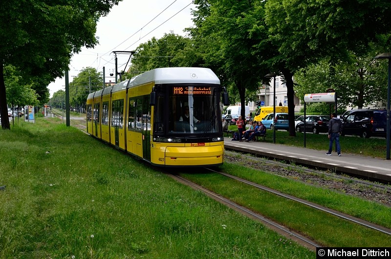 4027 als Linie M12 zwischen den Haltestellen Stahlheimer Str./Wisbyer Str. und Prenzlauer Allee/Ostseestr. Bild: 4027 als Linie M12 zwischen den Haltestellen Stahlheimer Str./Wisbyer Str. und Prenzlauer Allee/Ostseestr.