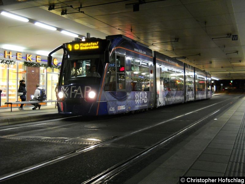 Bild: TW 626 auf der Linie 4 am Hauptbahnhof.