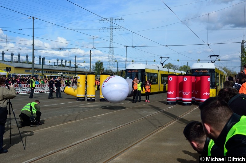 Bild: Der Berlin Tram-Bowling Cup.