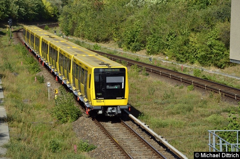 Bild: 1035 + 1034 erreicht gleich den Bahnhof Kienberg.