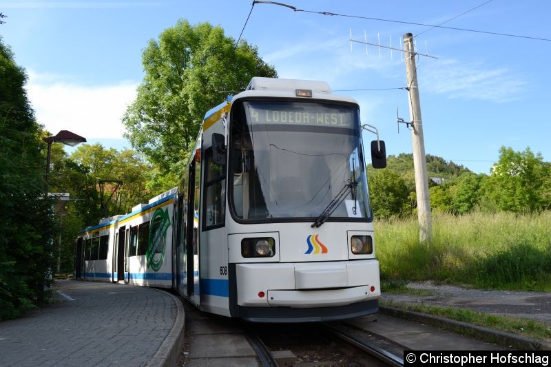 Bild: TW 608 als Linie 4 an der Endstelle Zwätzen,Schleife