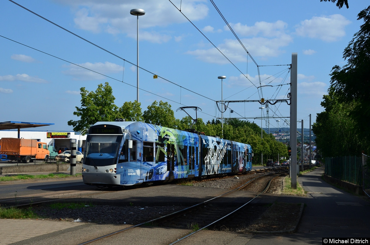 Bild: 1021 auf dem Weg nach Lebach kurz vor der Haltestelle Siedlerheim.