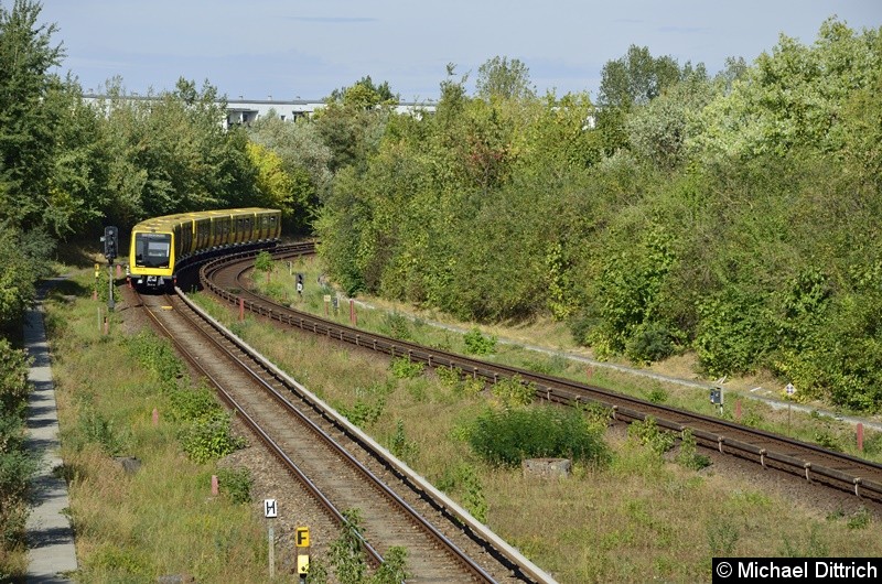 Bild: 1035 + 1034 zwischen den Bahnhöfen Cottbusser Platz und Kienberg.