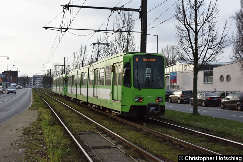 Bild: TW 6106+6241 als Linie 9 zwischen den Haltestellen Noltemeyerbrücke und Klingerstraße.