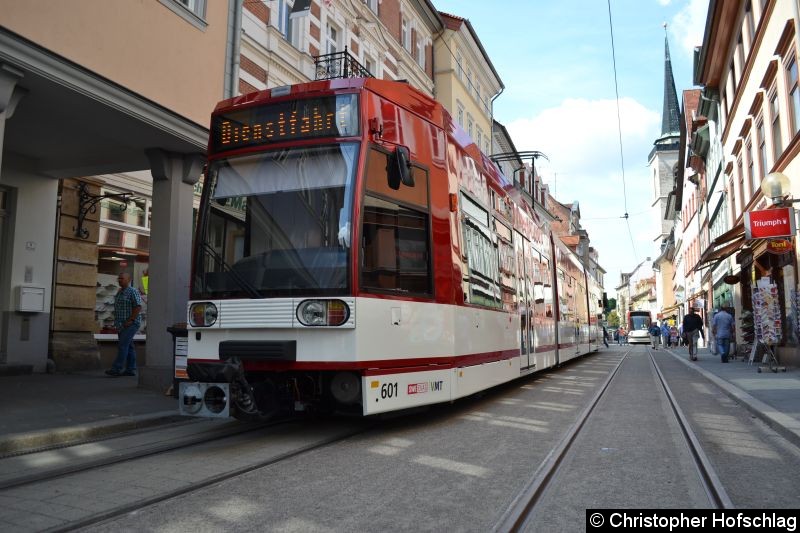 TW 601 in der Marktstraße. Bild: TW 601 in der Marktstraße.