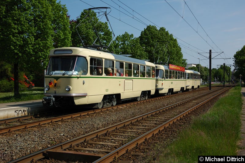 Wagen 1001 + 1120 + 2002 als Linie 3 anlässlich 30 Jahre Strecke nach Olvenstedt: Hier kurz vor der Haltestelle Albert-Vater-Str. Bild: Wagen 1001 + 1120 + 2002 als Linie 3 anlässlich 30 Jahre Strecke nach Olvenstedt: Hier kurz vor der Haltestelle Albert-Vater-Str.