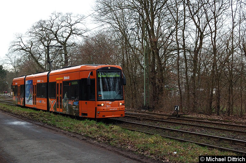 262 als Linie 12 zwischen den Haltestellen Waldfriedhof Goldstein und Waldau. Bild: 262 als Linie 12 zwischen den Haltestellen Waldfriedhof Goldstein und Waldau.