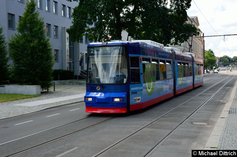 Bild: Wagen 302 als Linie 2 in der Logenstraße auf dem Weg zur Europa-Universität.