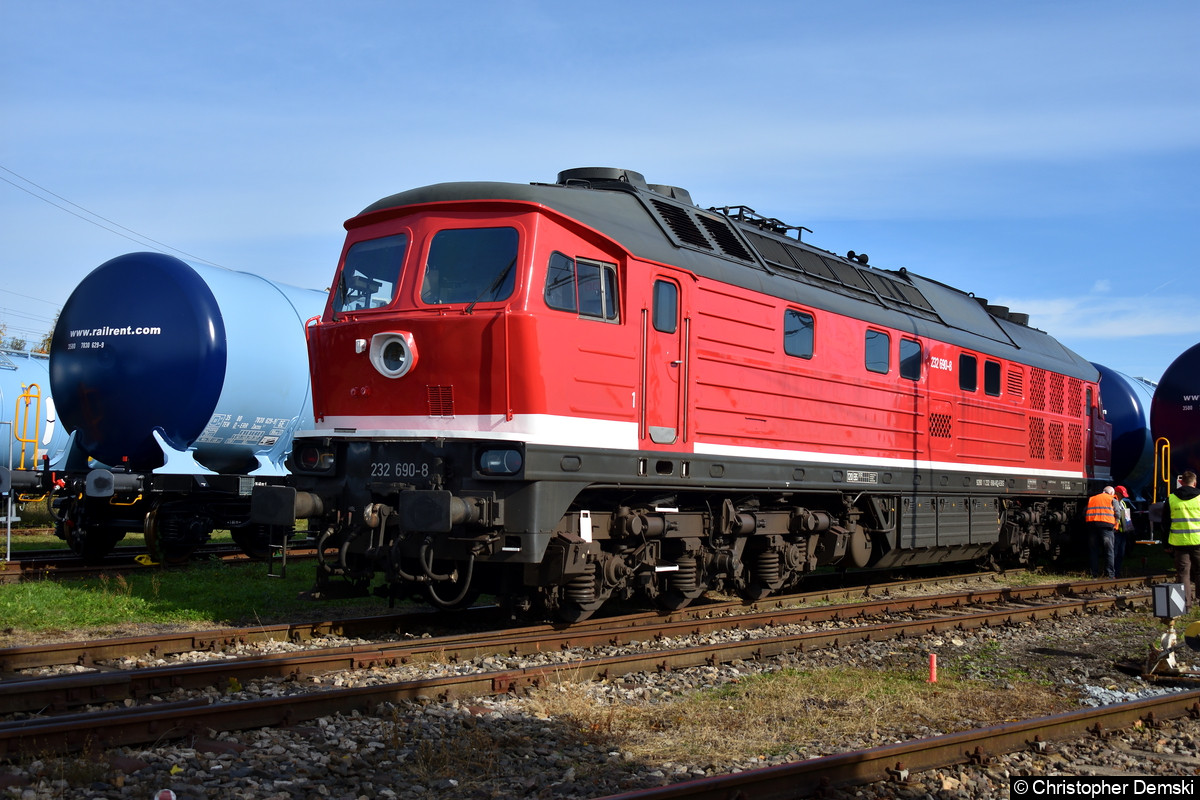 Bild: 232 680-8 vor ein Kesselzug im BW Weimar.