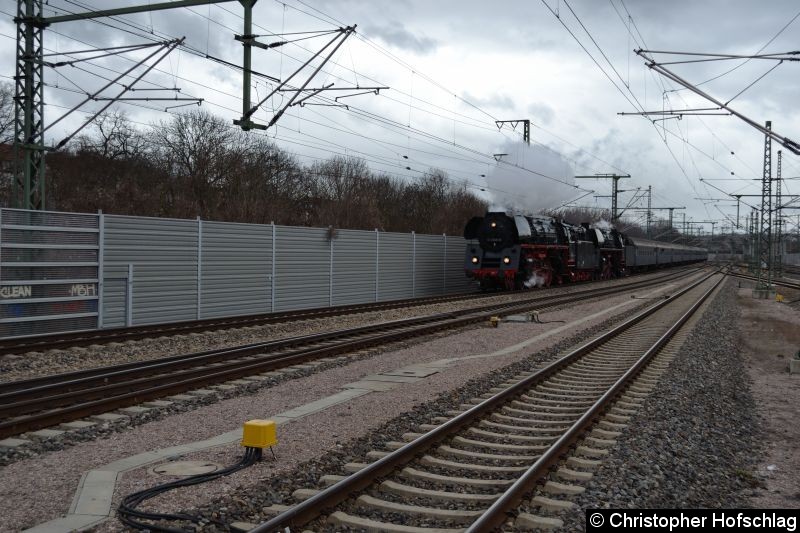Bild: BR 01 0509-8+BR 01 0533 kurz vor den Erfurter Hauptbahnhof.