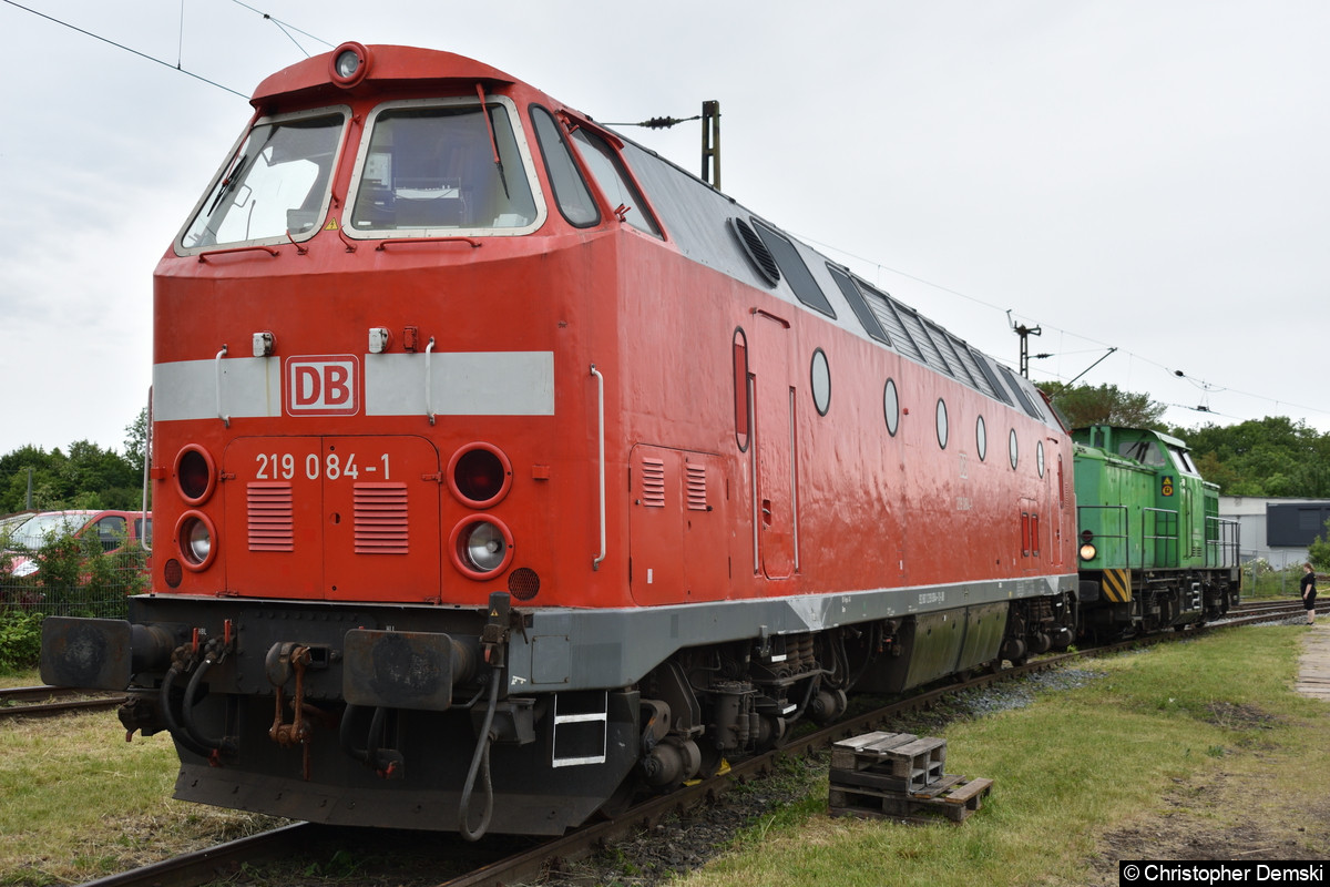219 084-1 im Eisenbahnmuseum Weimar.