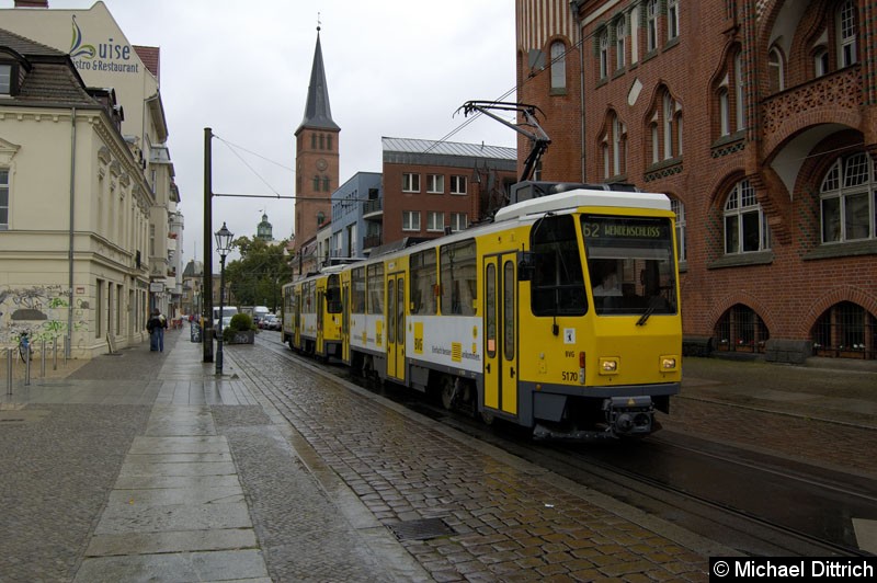 Bild: 5170 als Linie 62 an der Haltestelle Rathaus Köpenick.