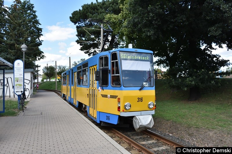 Bild: TW 316 am Bahnhof Waltershausen.
