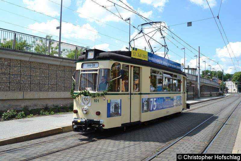 Bild: HTW 101 als Linie 100 am Paradiesbahnhof,West.