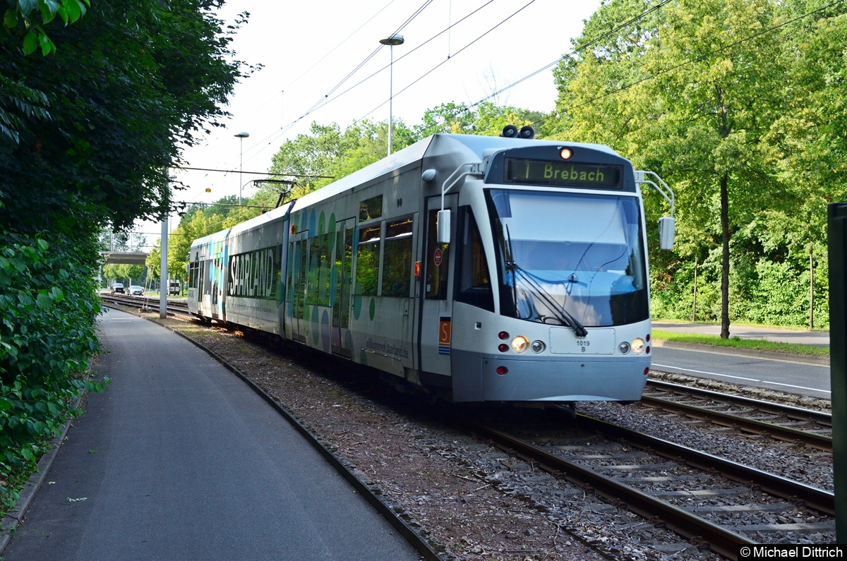 Bild: 1019 auf dem Weg nach Brebach zwischen den Haltestellen Heinrichshaus und Siedlerheim.