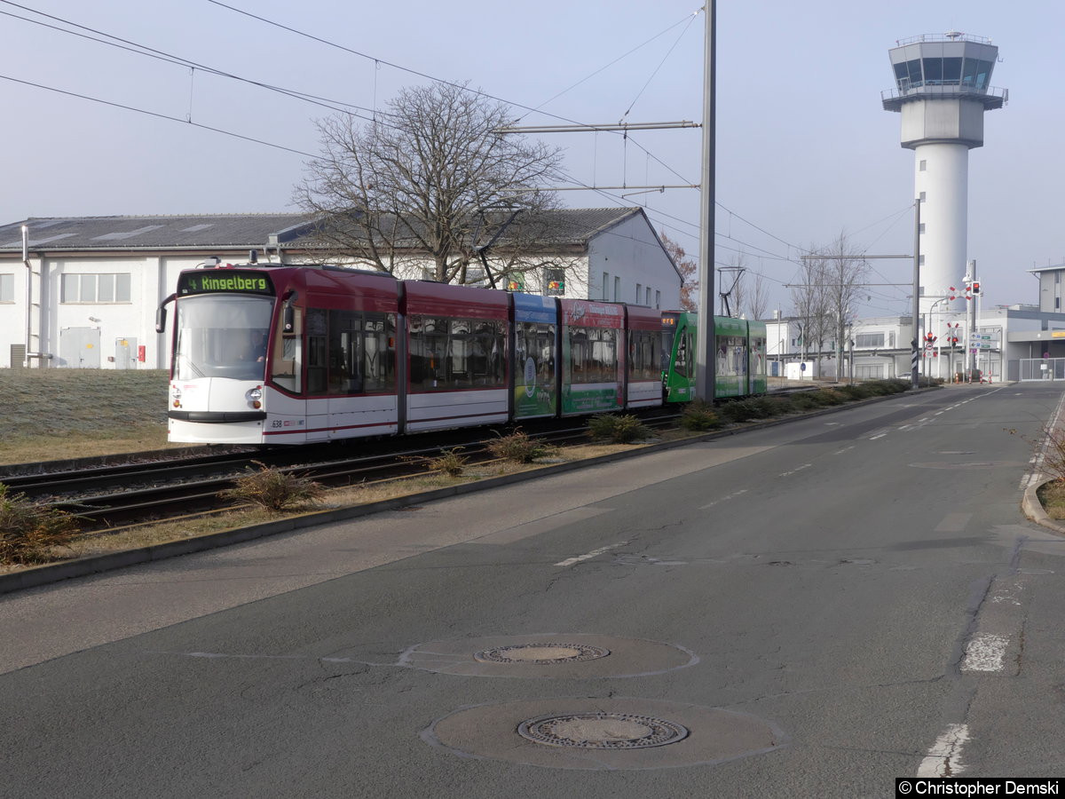 TW 638+719 als Linie 4 in Richtung Ringelberg in Bereich Binderslebener Landstraße. Bild: TW 638+719 als Linie 4 in Richtung Ringelberg in Bereich Binderslebener Landstraße.