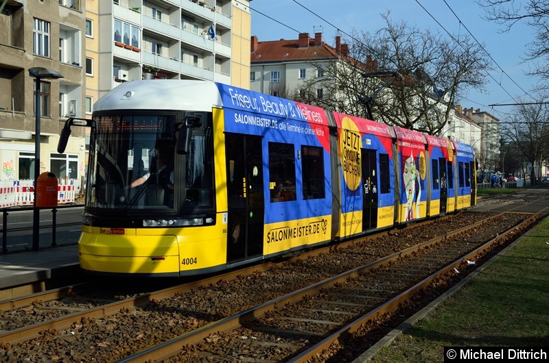 Bild: 4004 als Linie M10 an der Haltestelle Arnswalder Platz.