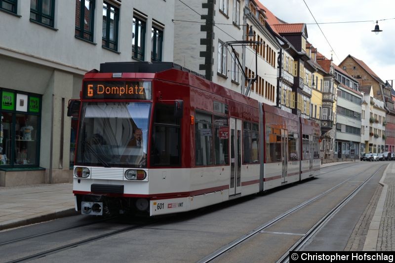 Bild: TW 601 als Linie 6 an der Haltestelle Stadtmuseum/Kaisersaal.