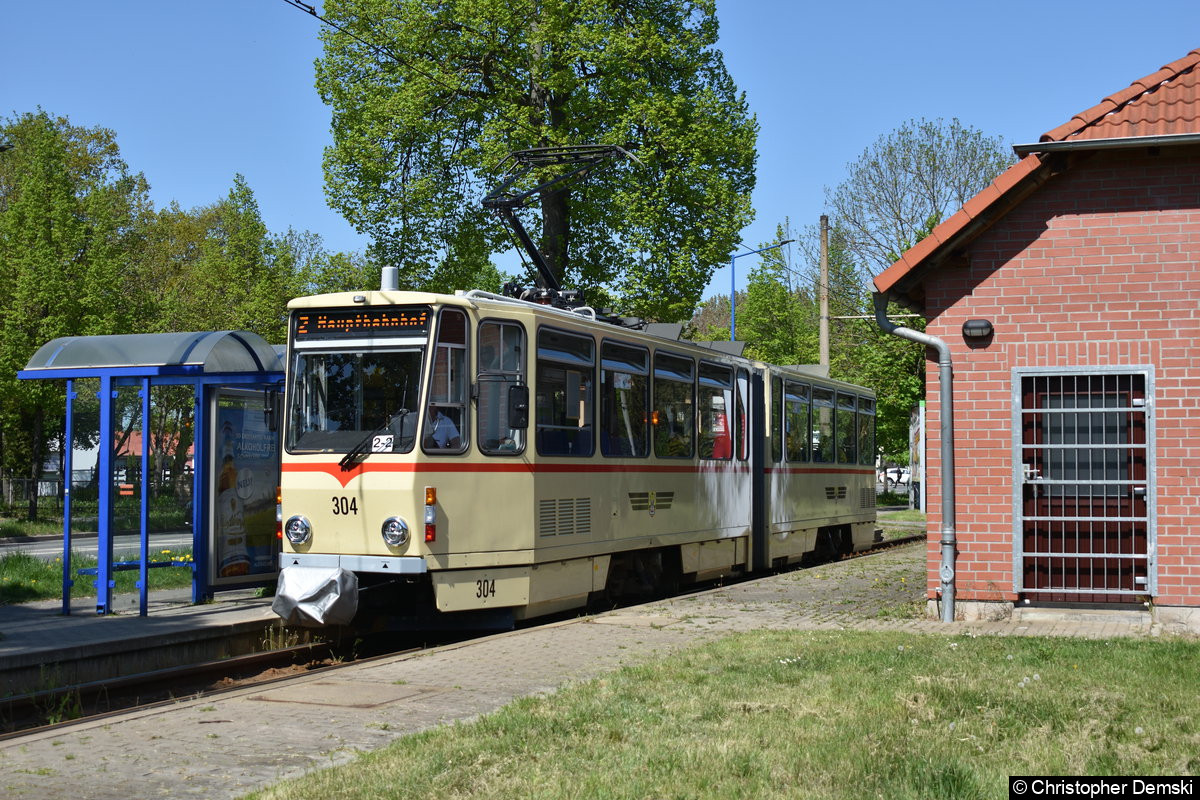 Bild: TW 304 in der Haltestelle Ostbahnhof in Richtung Hauptbahnhof.