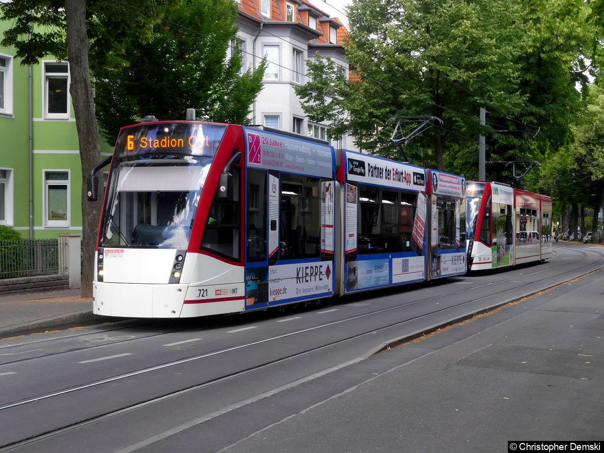 Bild: TW 721+720 als Linie 6 an der Haltestelle Tschaikowskistraße.