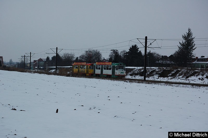 1272 + 1248 als Linie 3 auf dem Weg nach Klinikum Olvenstedt zwischen den Haltestellen Lindenhof/Flugplatz und Merkurweg. Bild: 1272 + 1248 als Linie 3 auf dem Weg nach Klinikum Olvenstedt zwischen den Haltestellen Lindenhof/Flugplatz und Merkurweg.