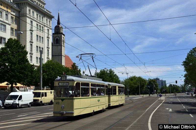 Der historische Triebwagen 413 und sein Beiwagen 509 haben die Hartstraße verlassen und begeben sich auf die Reise zum Herrenkrug. Bild: Der historische Triebwagen 413 und sein Beiwagen 509 haben die Hartstraße verlassen und begeben sich auf die Reise zum Herrenkrug.