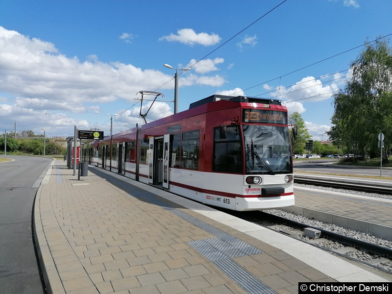 Bild: TW 613+610 an der Endstelle Urbicher Kreuz.