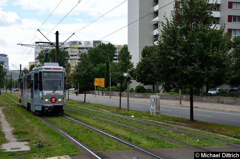 Bild: Die Party Tram (4592) auf einer Sonderfahrt kurz vor der Haltestelle Platz der Vereinten Nationen.