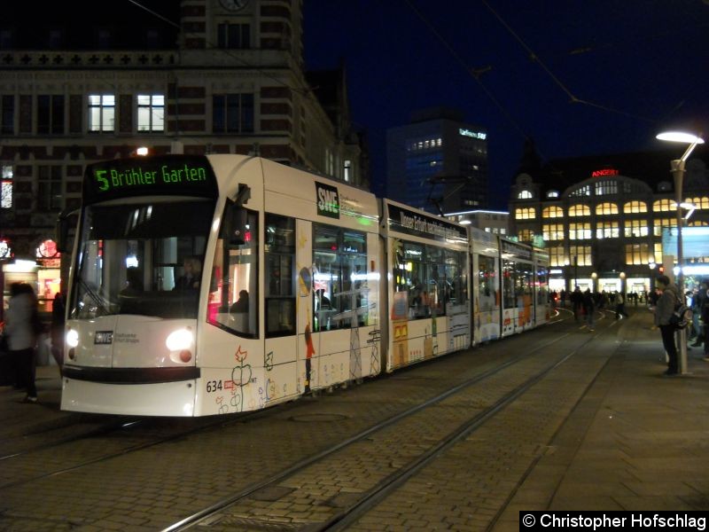 Bild: TW 634 auf der Linie 5 am Anger.
